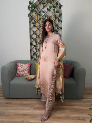 Mehfil Ochar Kurta Set